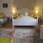 آرت آند سبورت فندق 3*